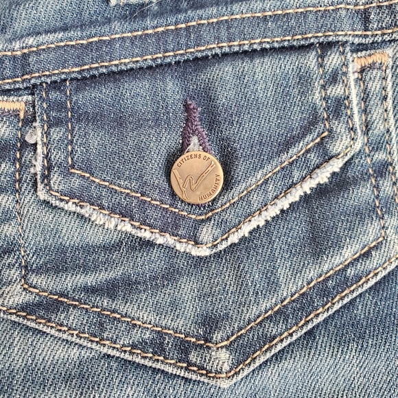 Citizens of Humanity Distressed Cutout shorts Size 28 - Picture 8 of 14
